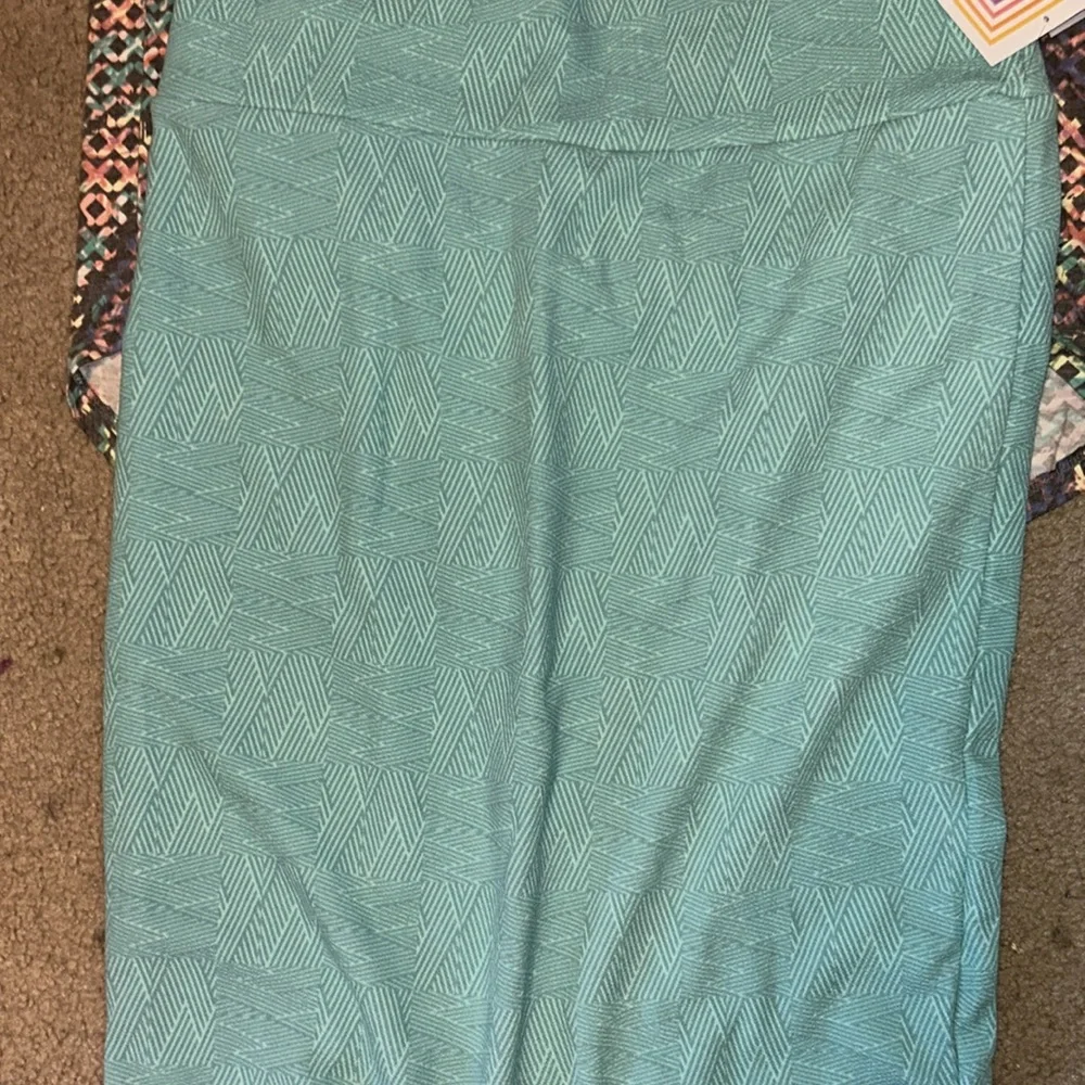 Lularoe Patterned Top and  Skirt - Picture 3 of 8